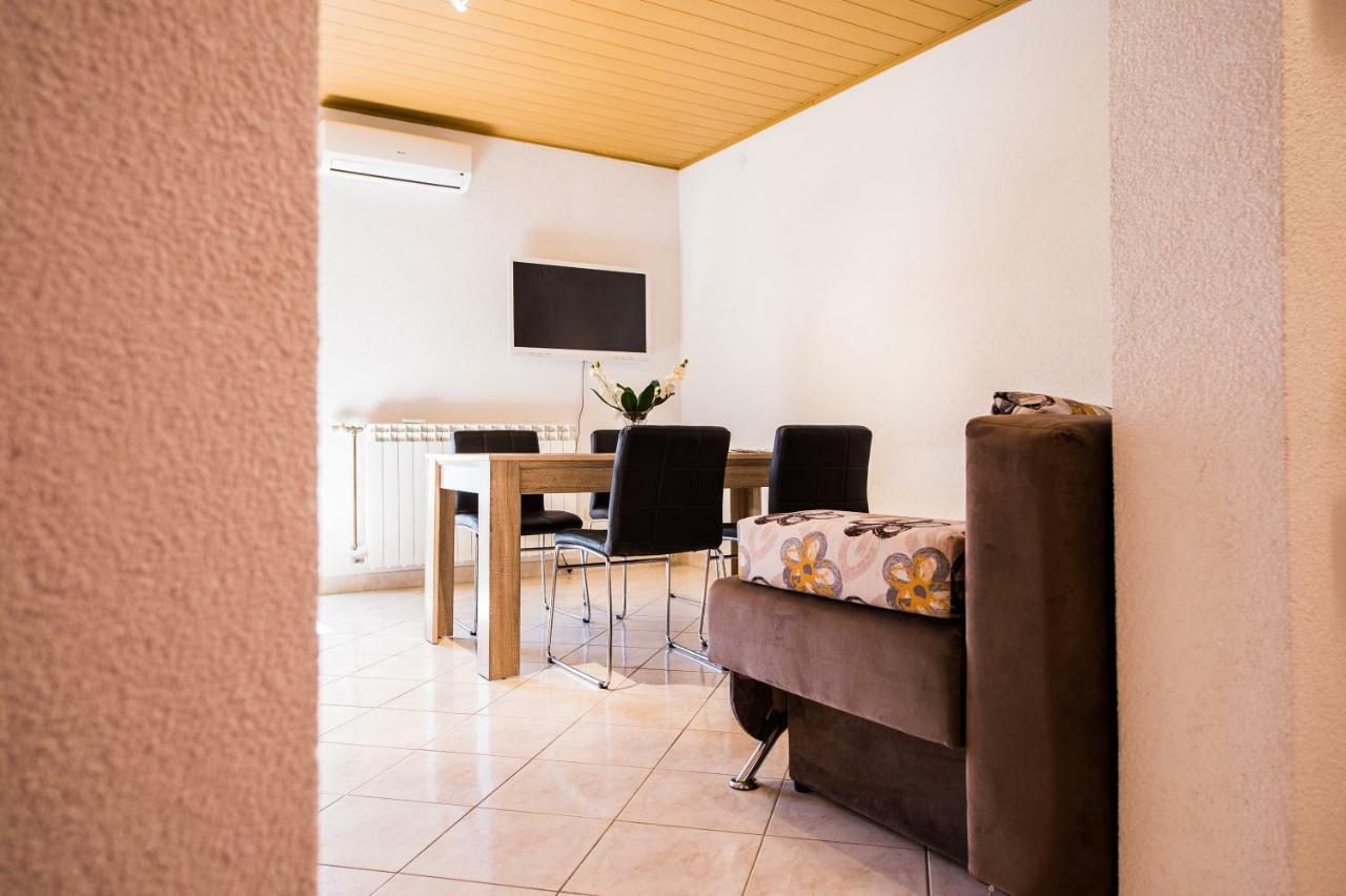 Apartmani Mila Подстрана Екстериор снимка